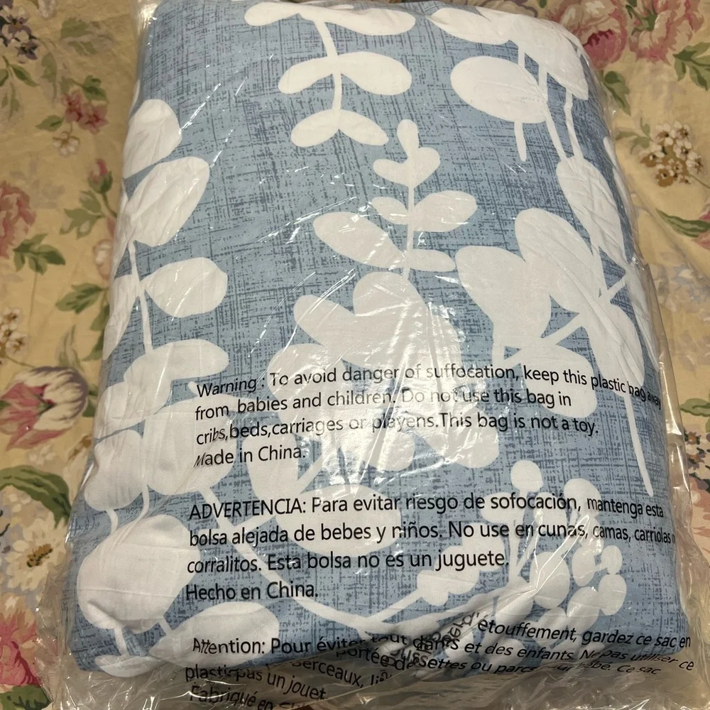 Twin comforter aria floral print reversible